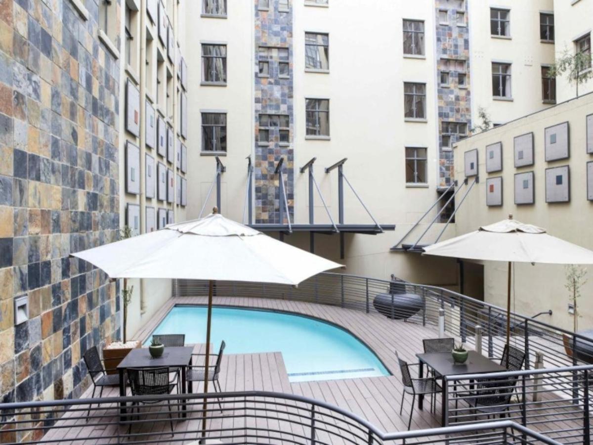 Mapungubwe Apartments โจฮันเนสเบิร์ก ภายนอก รูปภาพ