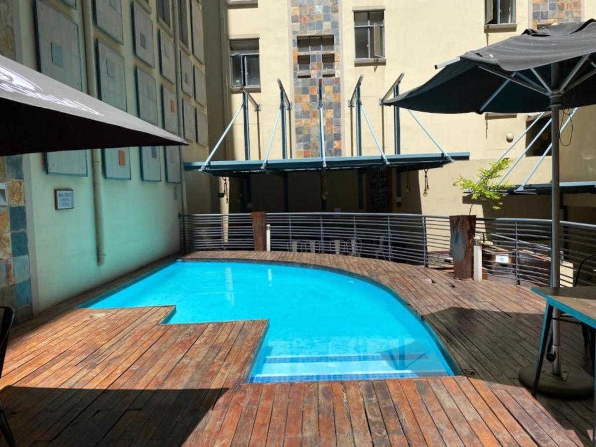 Mapungubwe Apartments โจฮันเนสเบิร์ก ภายนอก รูปภาพ